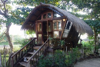 かやぶき屋根