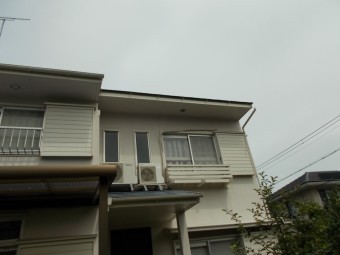 雨樋補修 台風被害 街の屋根や四日市