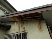 台風被害 屋根 軒天ボード 軒天 破損 街の屋根や四日市店