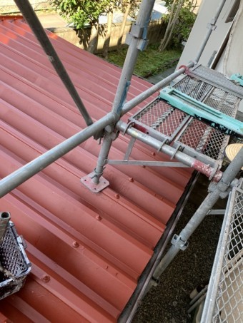 折板カーポート屋根(下塗り)