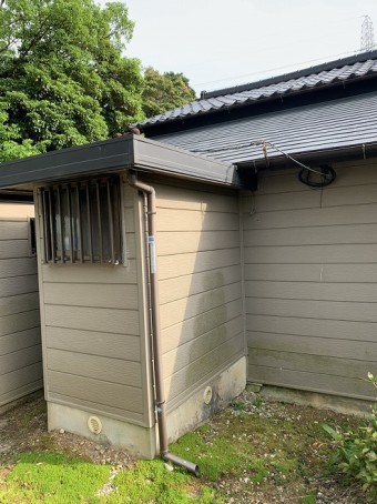 雨漏れ修理前の外観写真
