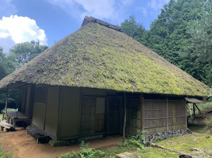 茅葺屋根