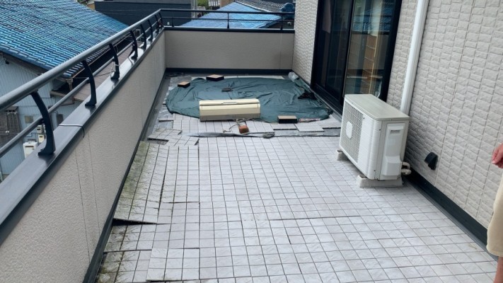 四日市、トヨタホームベランダ雨漏れ