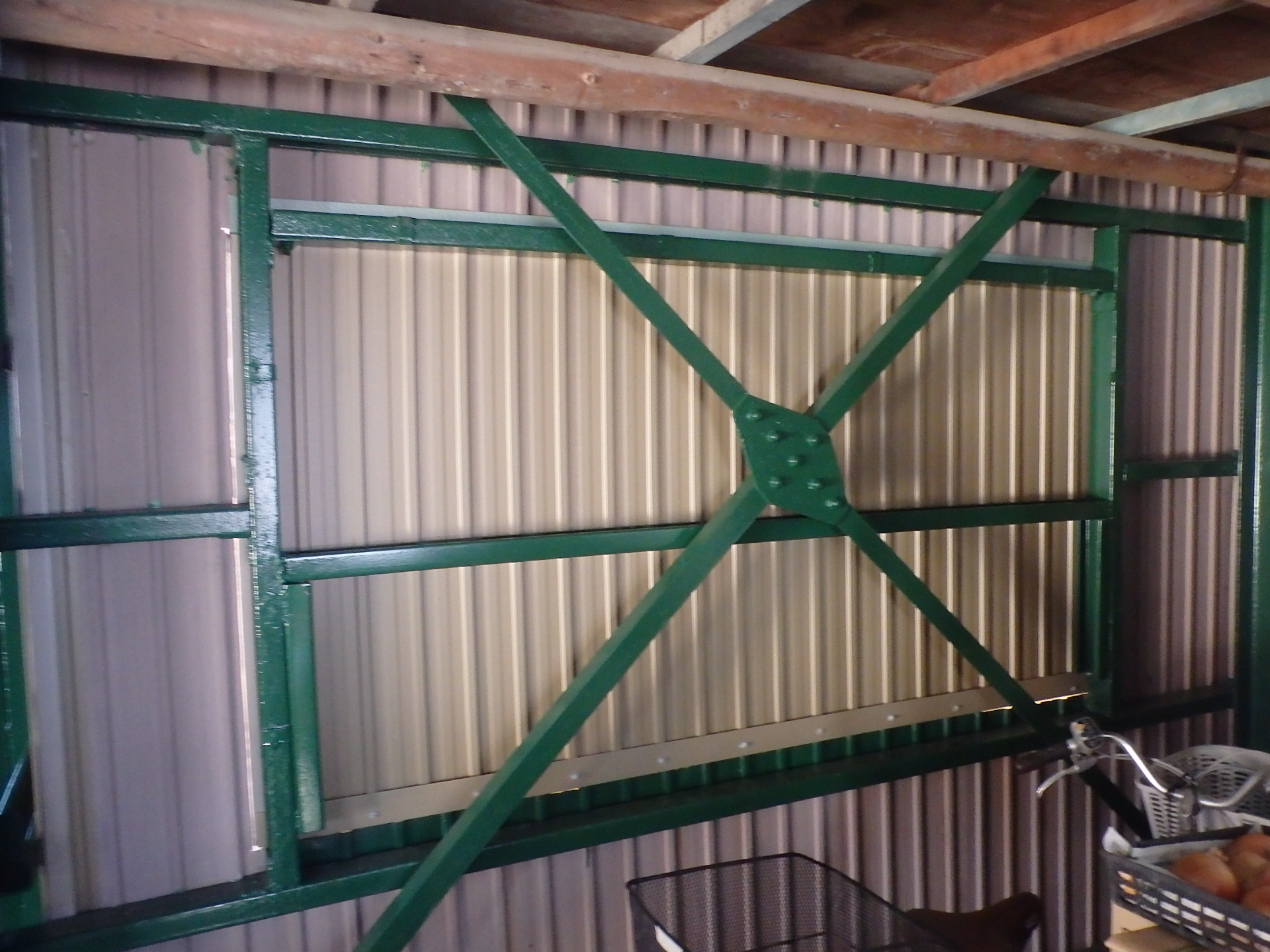 鈴鹿市の倉庫窓撤去の外壁張り完了