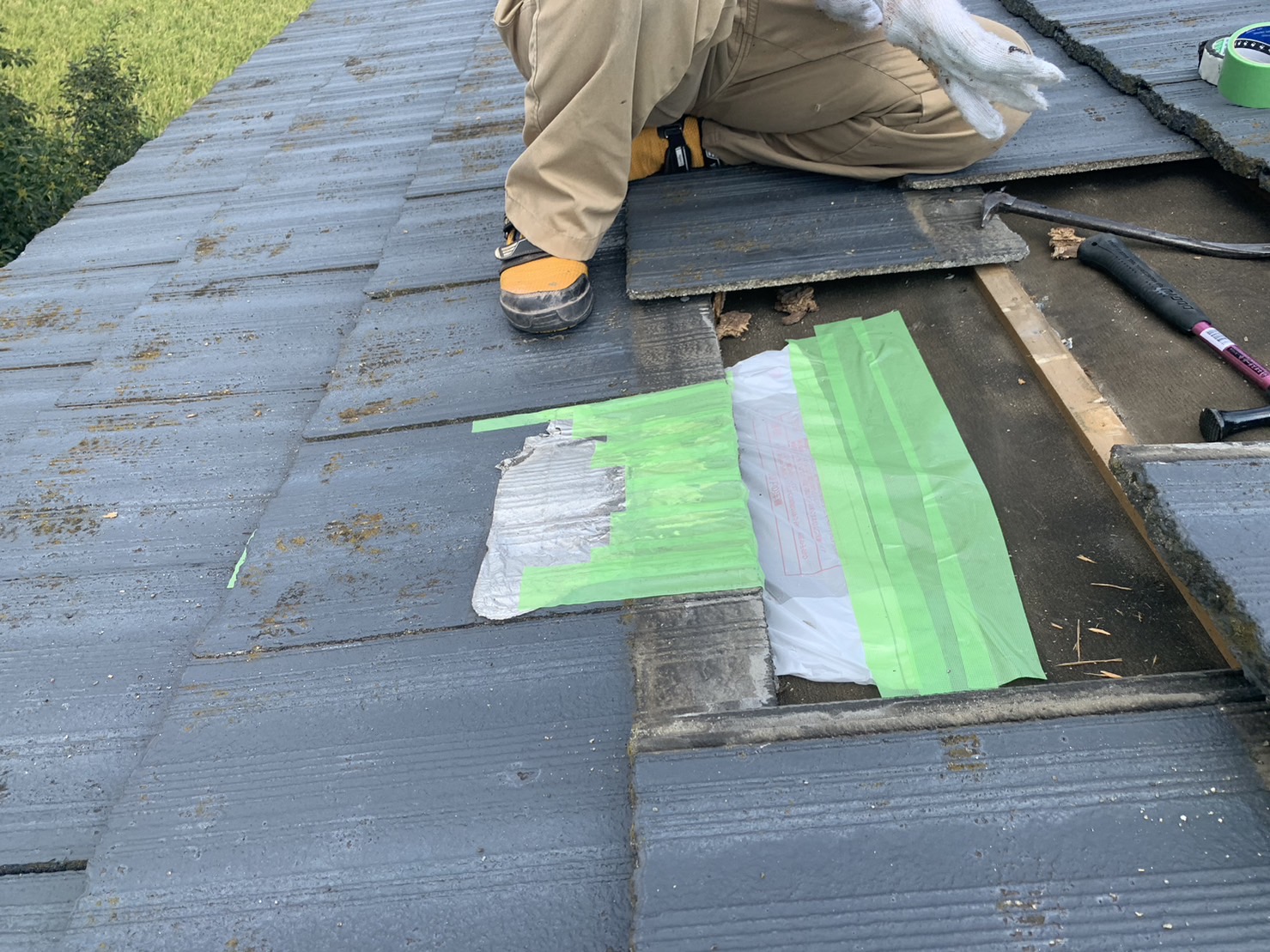 菰野町スレート屋根の野地板腐食簡易補修２
