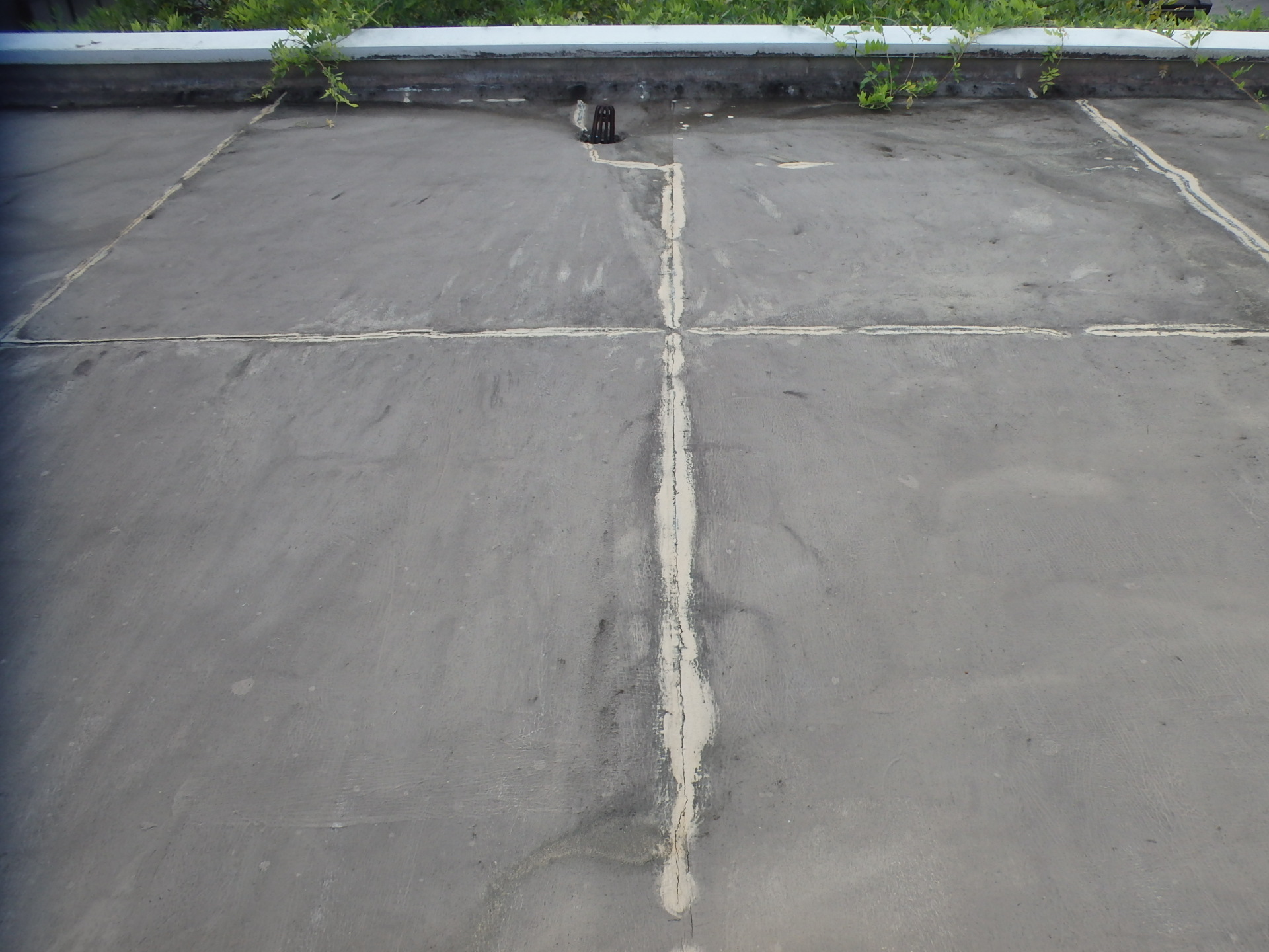 松坂市の陸屋根の防水劣化拡大