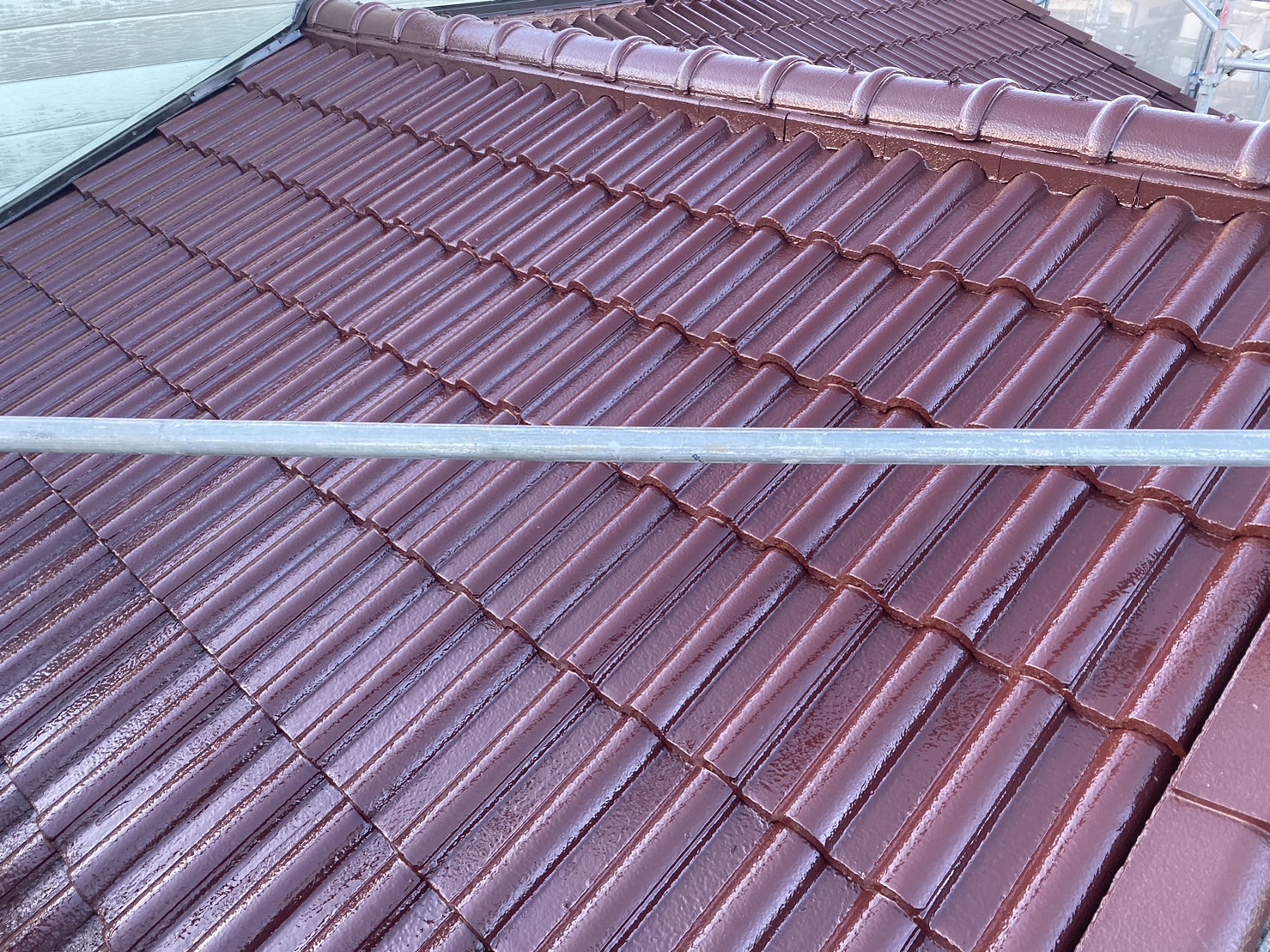 鈴鹿市のモニエル瓦の屋根塗装作業完了状態