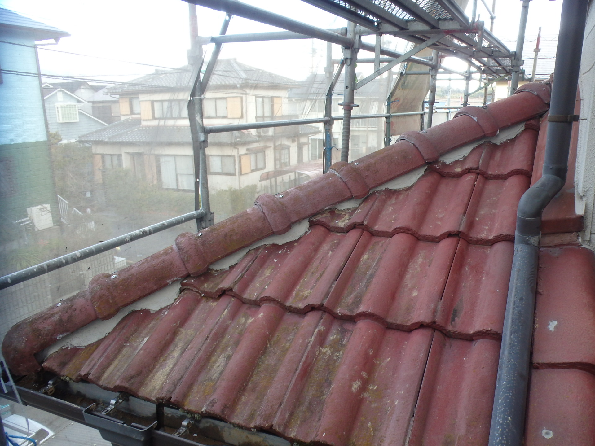 四日市市のモニエル一階屋根、棟瓦の積み直し工事完了