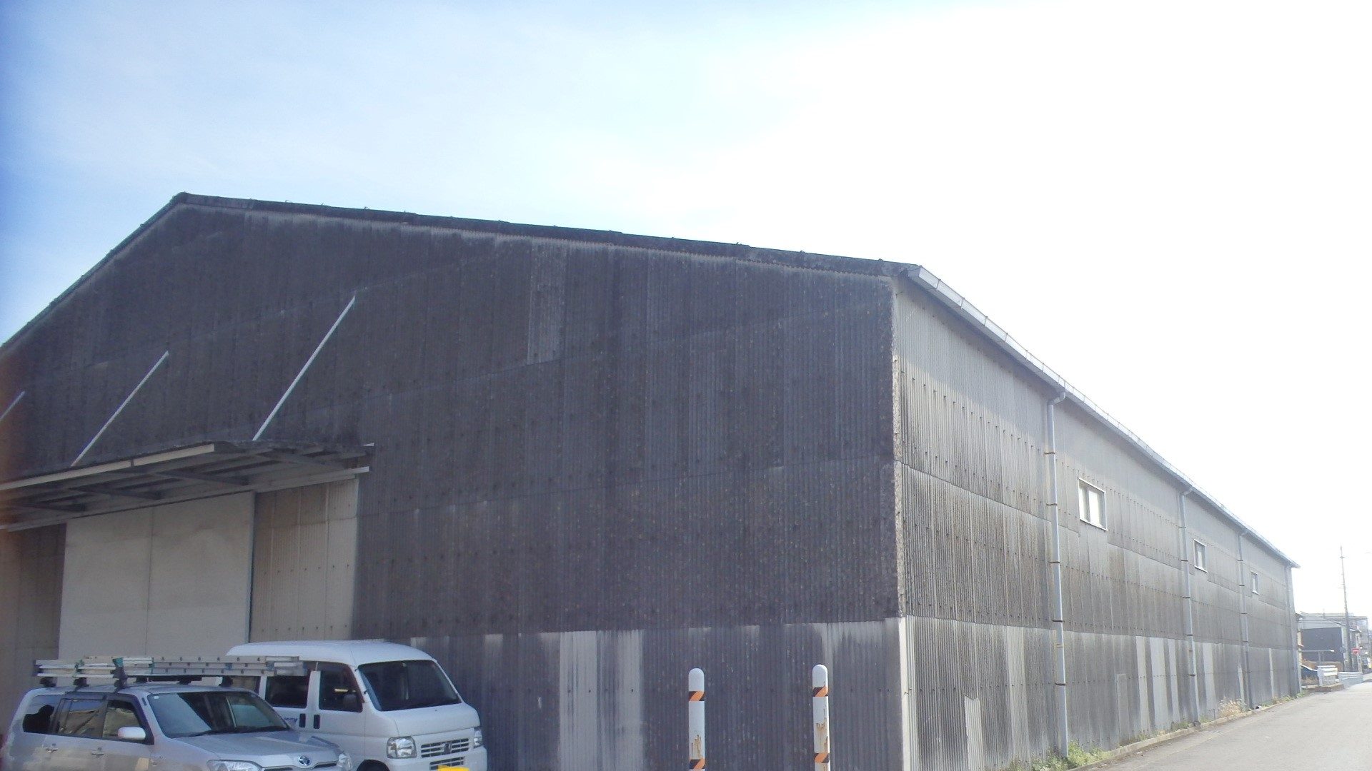 川越町の大型倉庫スレート屋根no全景