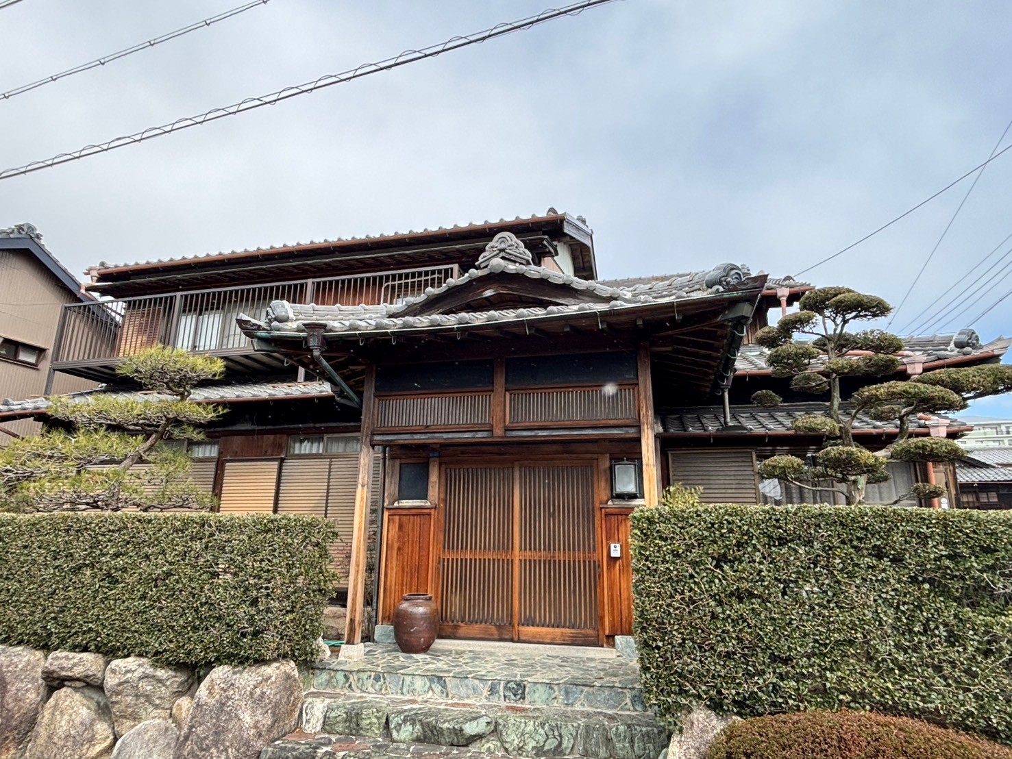 【いなべ市】瓦屋根の屋根工事リフォームはお任せください！漆喰補修・棟瓦積み直しで安心の住まいへ