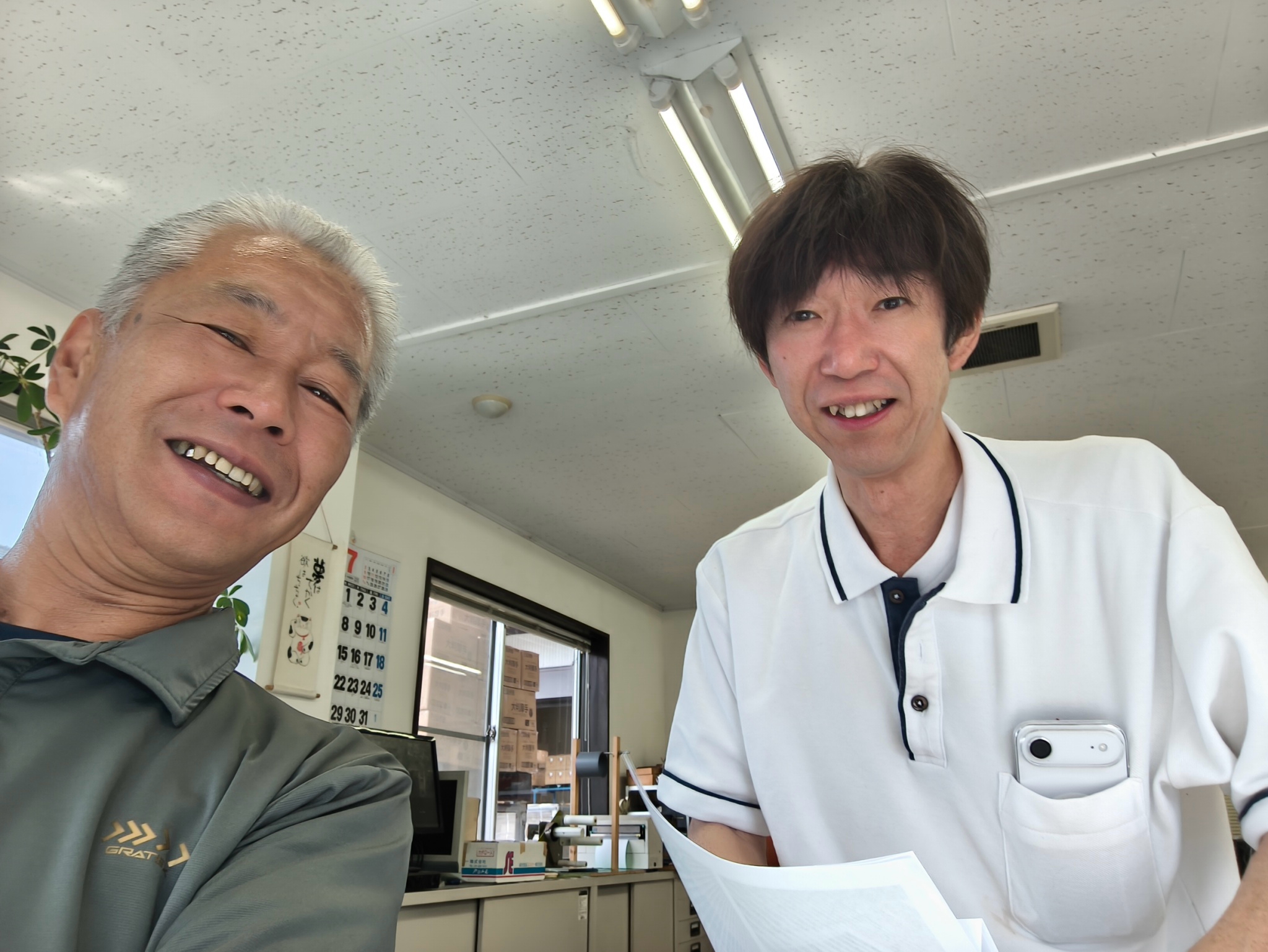 四日市市にて物流を止めず倉庫屋根の雨漏り補修工事を施工させていただいたお客様の声