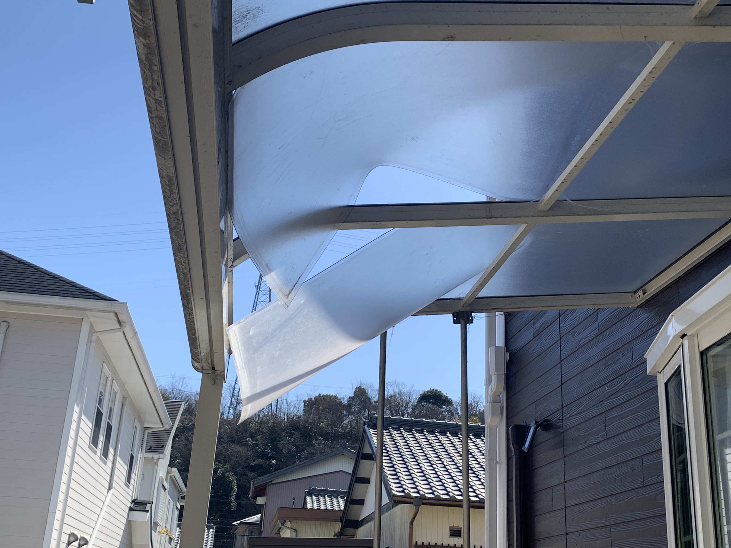 テラス屋根の雪被害
