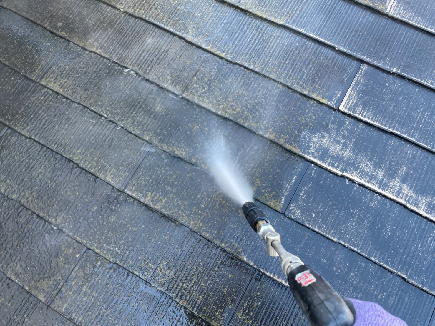 桑名市にて屋根の高圧洗浄