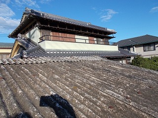 台風被害 波型ストレート屋根 破損 修繕 街の屋根や四日市店