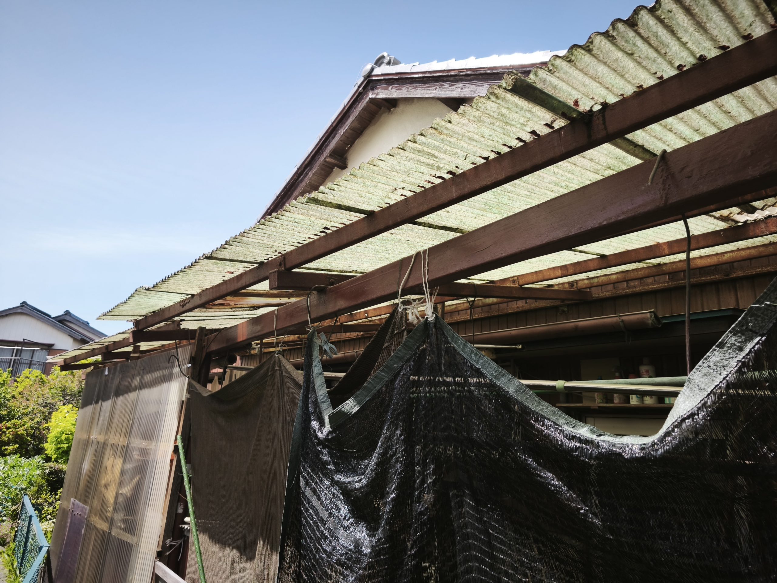 【四日市市】波板の張り替えだけではNG！四日市市で判明した雨水侵入の原因と対策工事