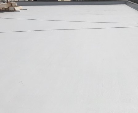 桑名市で雨漏り対策のため陸屋根のウレタン防水工事のリフォーム依頼