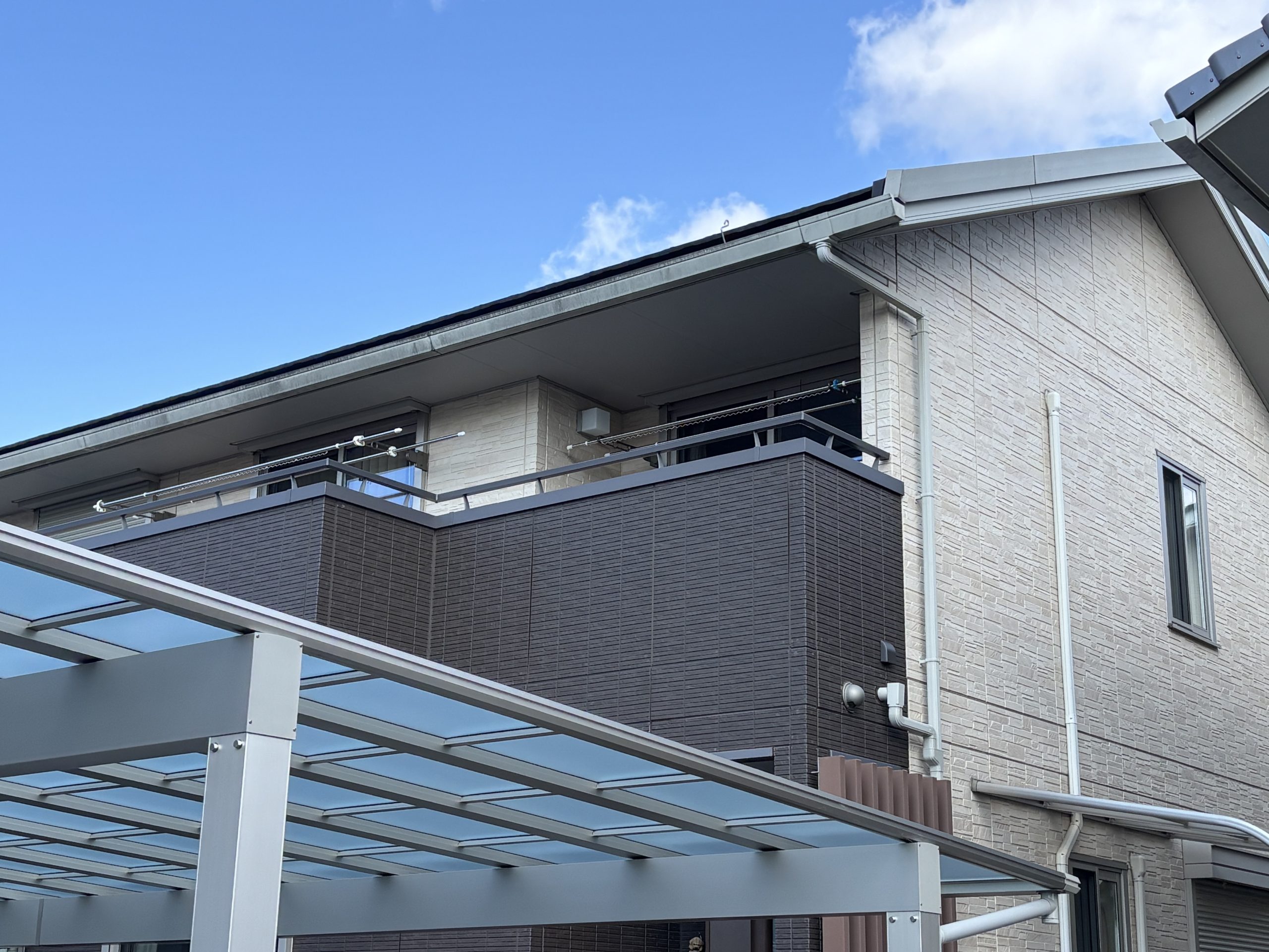 【四日市市】ダイワハウスの外壁・屋根塗装は地域密着業者に直接依頼を！種類別の注意点と適正価格も解説