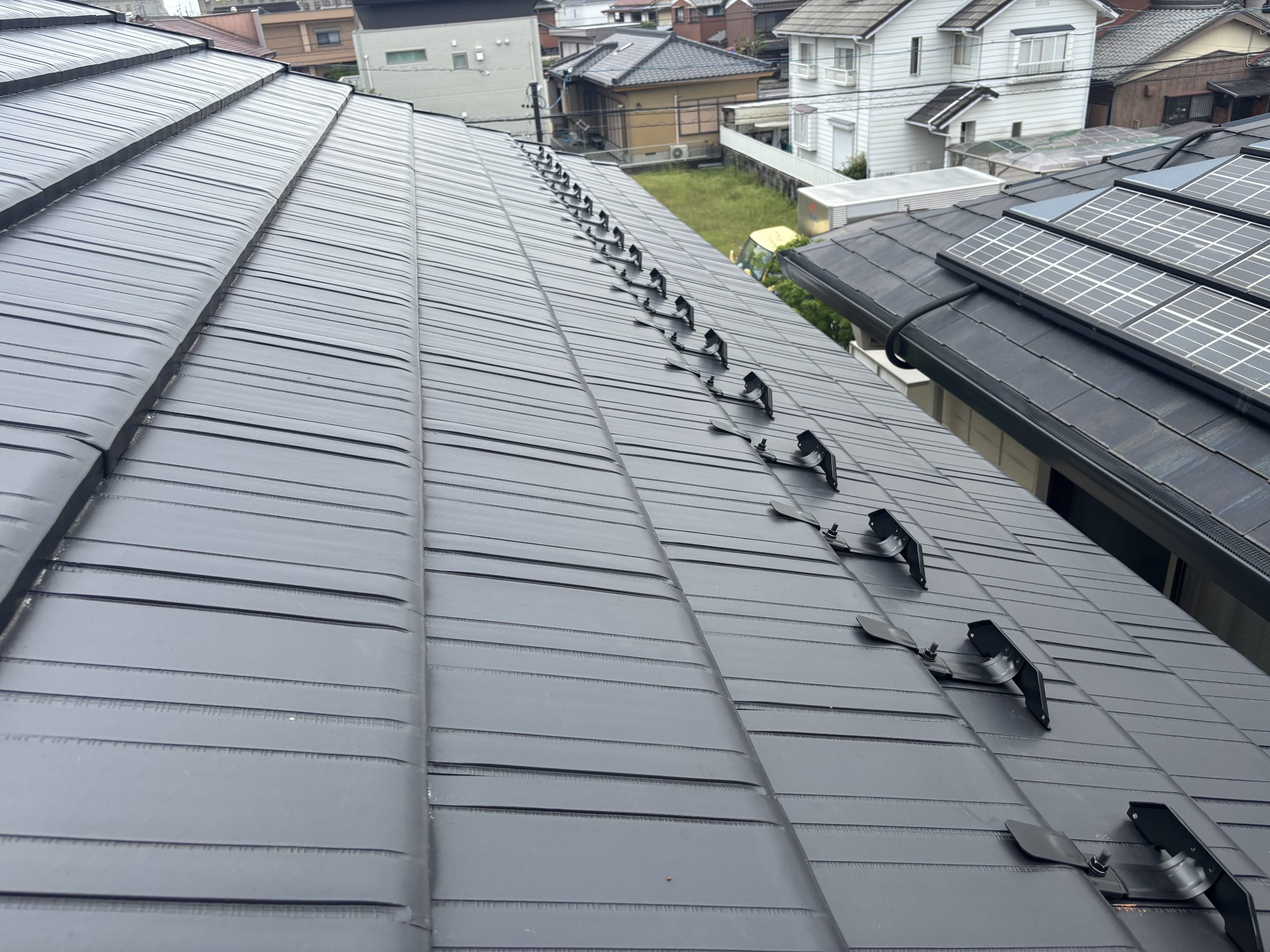 四日市市セキスイハウス雪止め金具設置