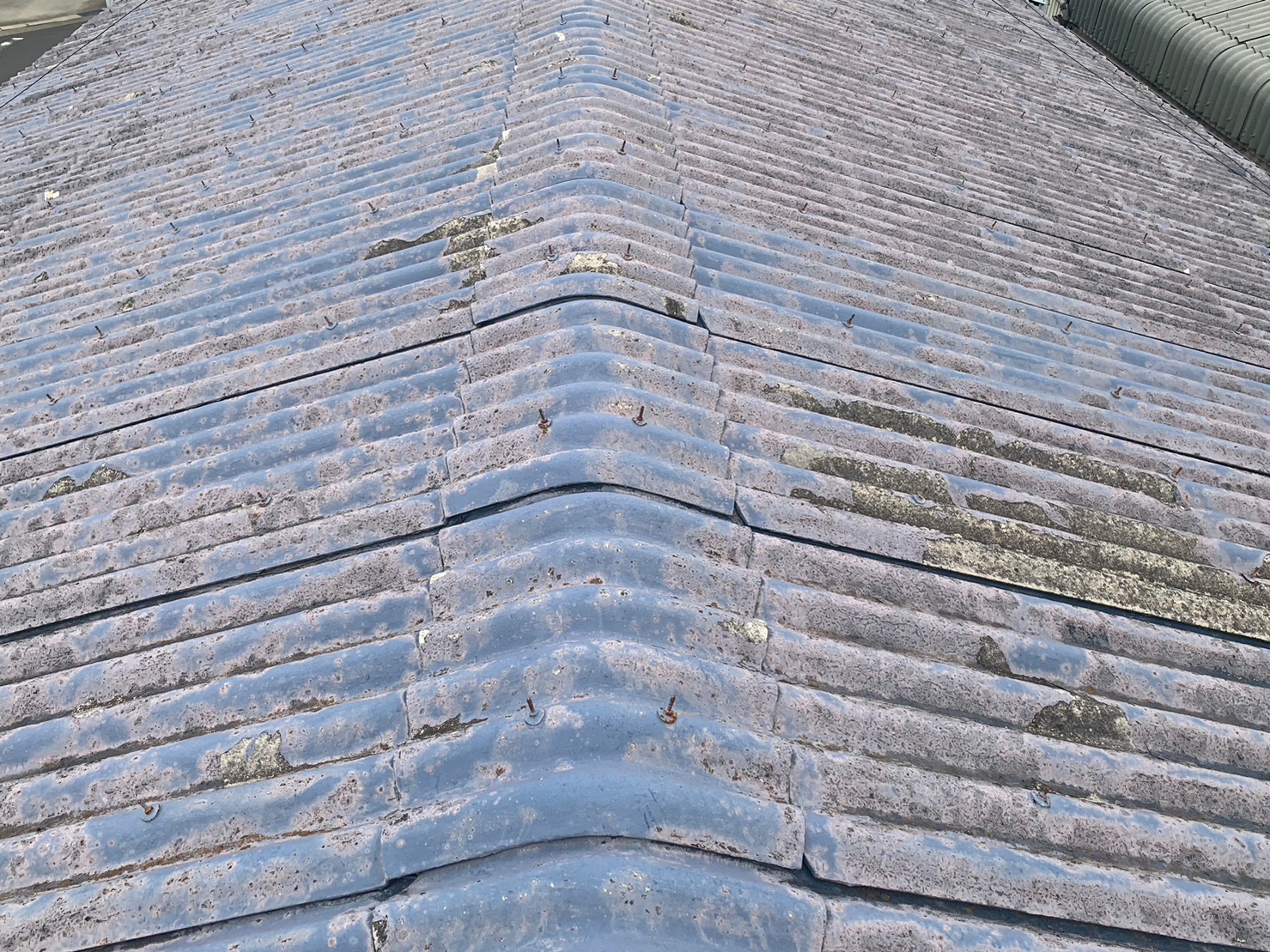 スレート屋根の重ね葺き（カバー工法）を桑名市で検討中の方へ