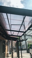 テラス　ポリカ波板　破損　修繕　街の屋根や四日市店