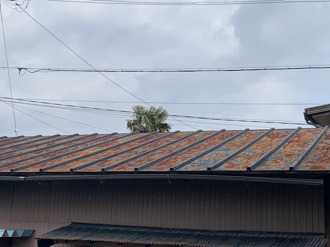 錆びて劣化した瓦棒屋根