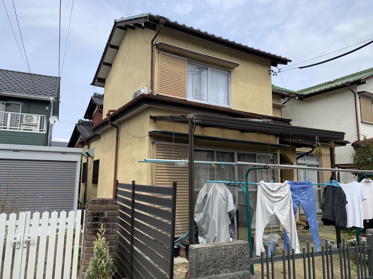 桑名市にて強風による棟板金の欠損、カラーベスト屋根を現地調査