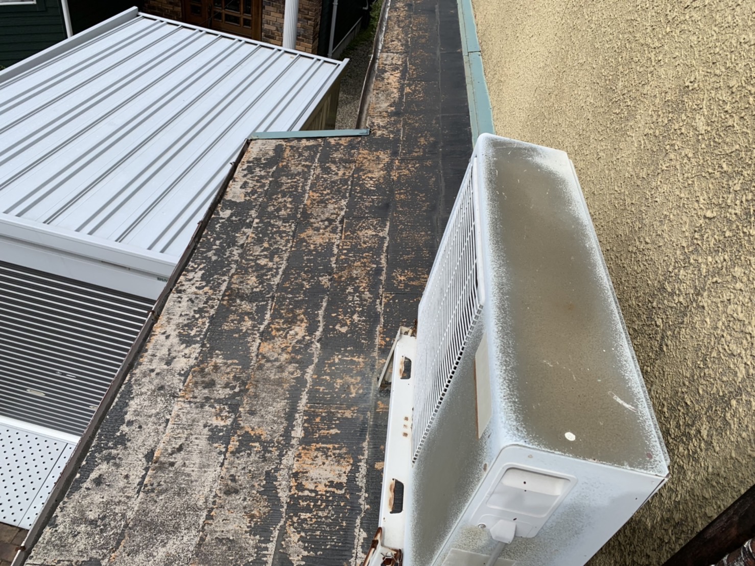 桑名市の棟板金欠損、屋根塗装