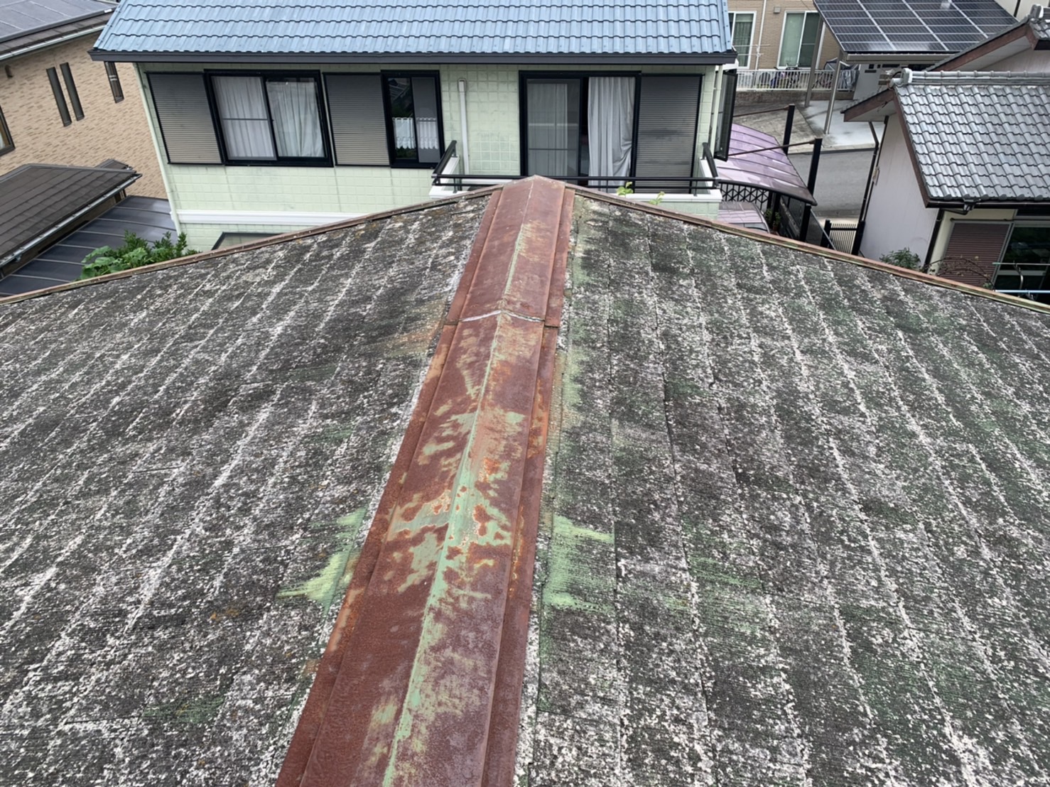 スレート屋根の棟板金劣化