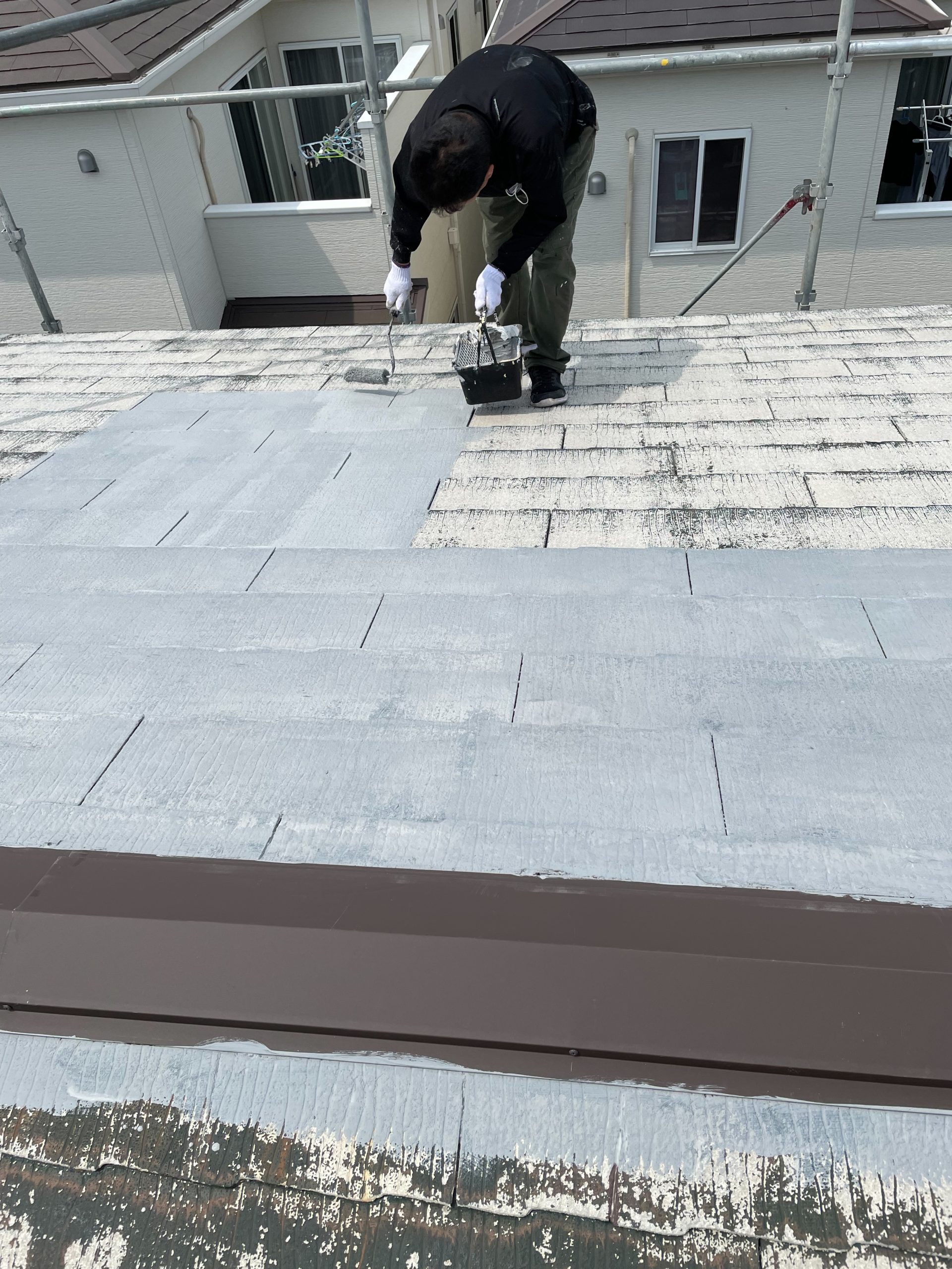 桑名市にてベスコロフィラーを使用した屋根塗装