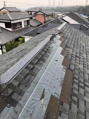 台風被害　屋根修繕　街の屋根や四日市